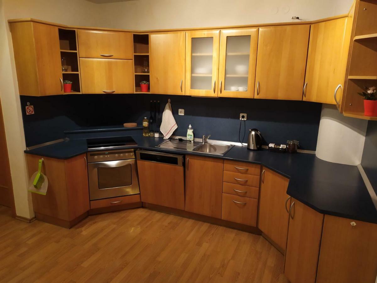 ברטיסלאבה Kate & Jenny - Two-Level Apartment In The Old Town מראה חיצוני תמונה