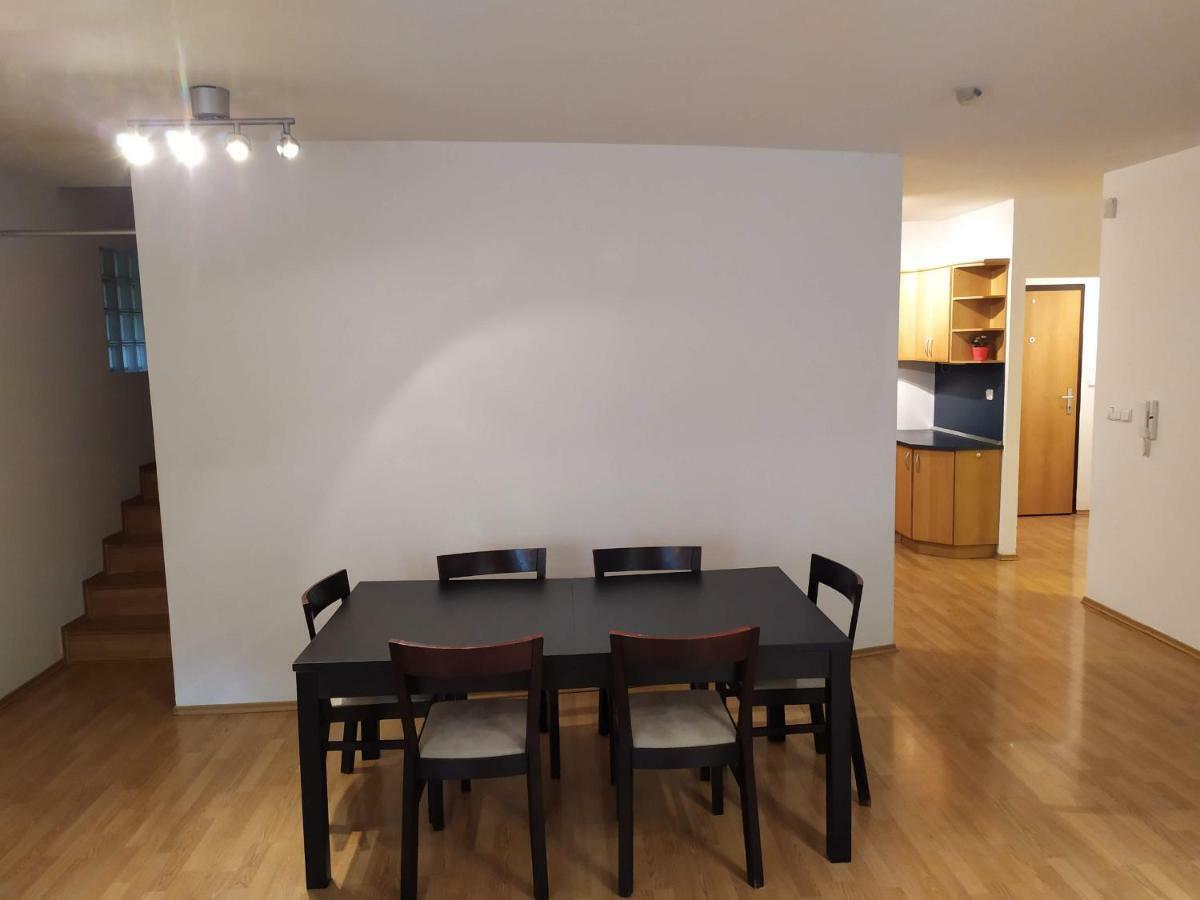 ברטיסלאבה Kate & Jenny - Two-Level Apartment In The Old Town מראה חיצוני תמונה