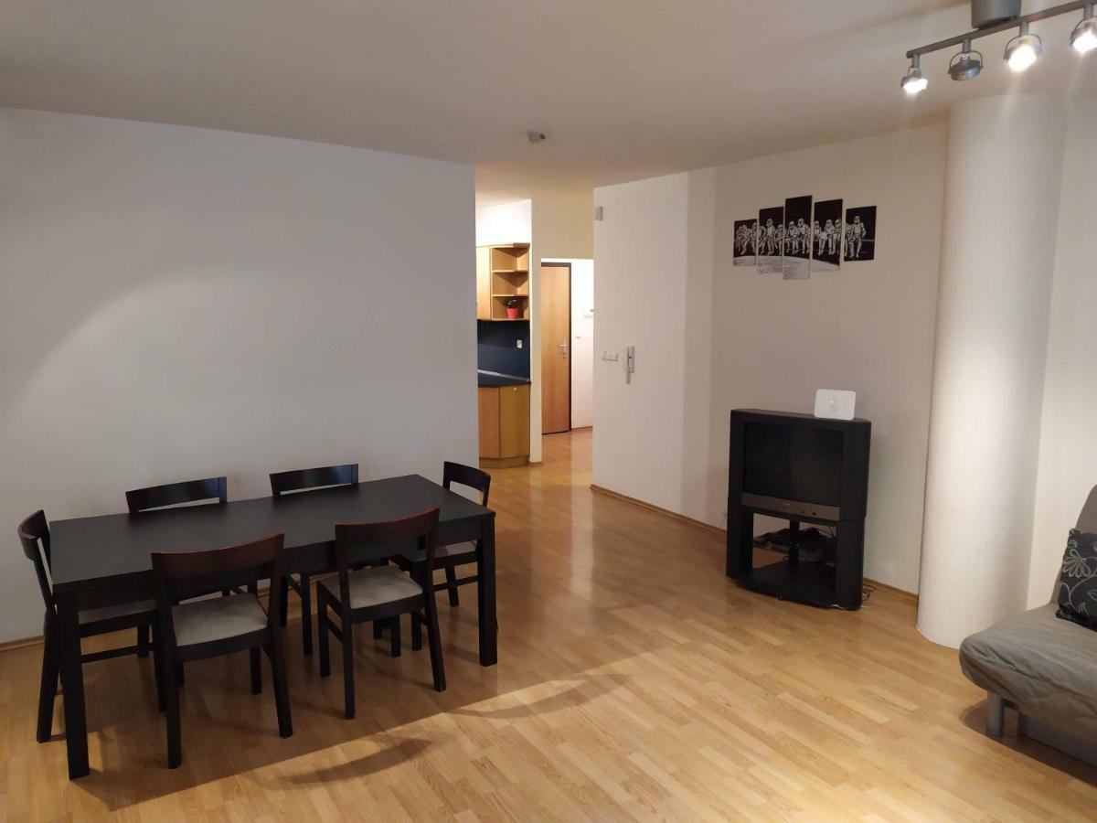 ברטיסלאבה Kate & Jenny - Two-Level Apartment In The Old Town מראה חיצוני תמונה