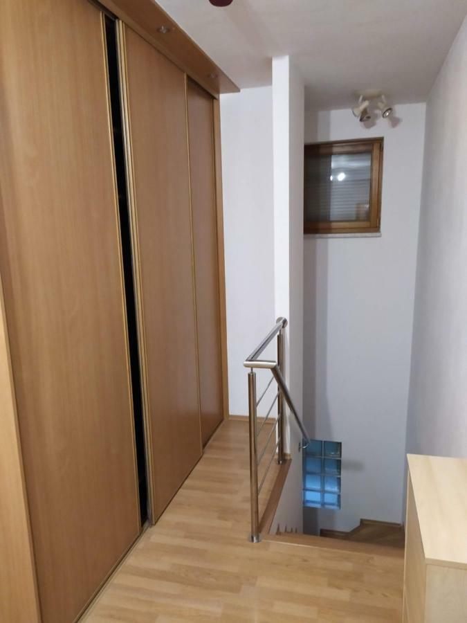 ברטיסלאבה Kate & Jenny - Two-Level Apartment In The Old Town מראה חיצוני תמונה
