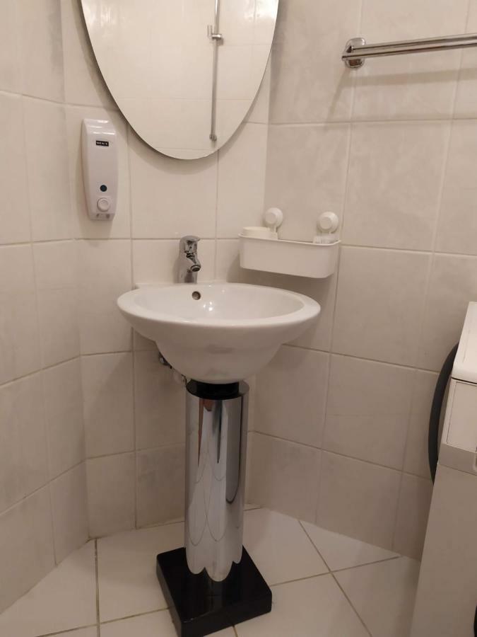 ברטיסלאבה Kate & Jenny - Two-Level Apartment In The Old Town מראה חיצוני תמונה