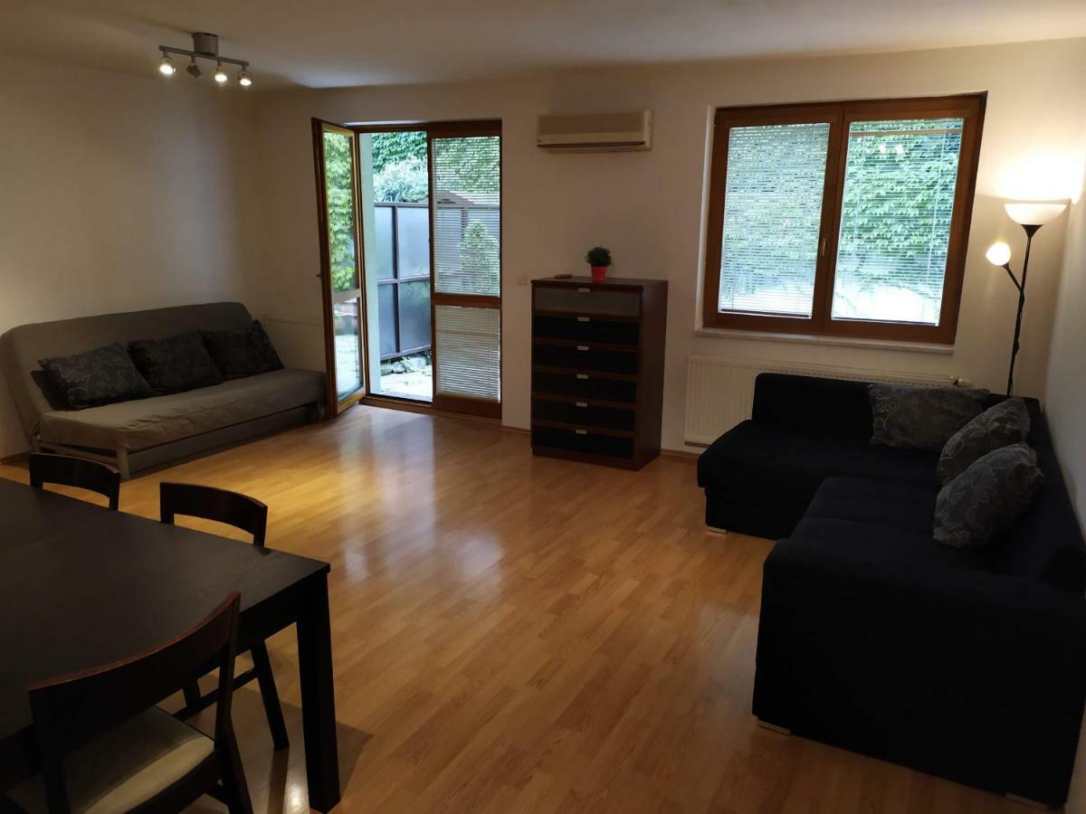 ברטיסלאבה Kate & Jenny - Two-Level Apartment In The Old Town מראה חיצוני תמונה