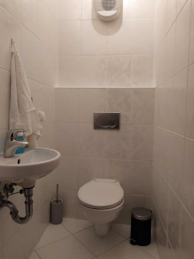 ברטיסלאבה Kate & Jenny - Two-Level Apartment In The Old Town מראה חיצוני תמונה
